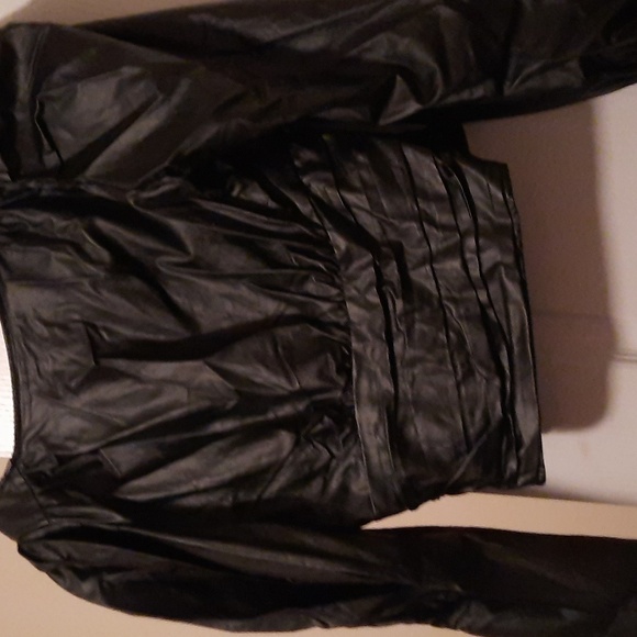 A WOMAN  LONGSELVE TOP - Picture 4 of 8